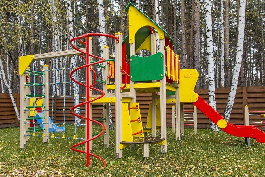 Детская площадка, мини-зоопарк в Екатеринбурге в клубе «Тепло»